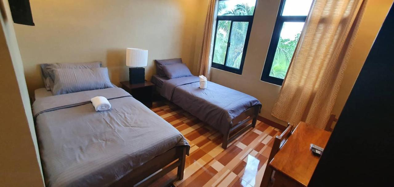 West Atlantic Inn Concepcion  外观 照片
