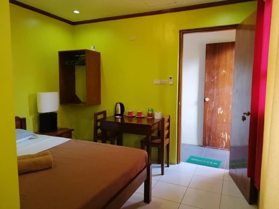 West Atlantic Inn Concepcion  外观 照片